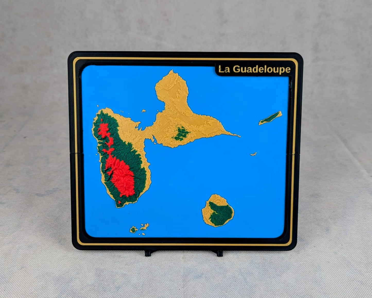 Carte souvenirs détaillée et précise de la géographie et de la topologie de l'ile de la Guadeloupe