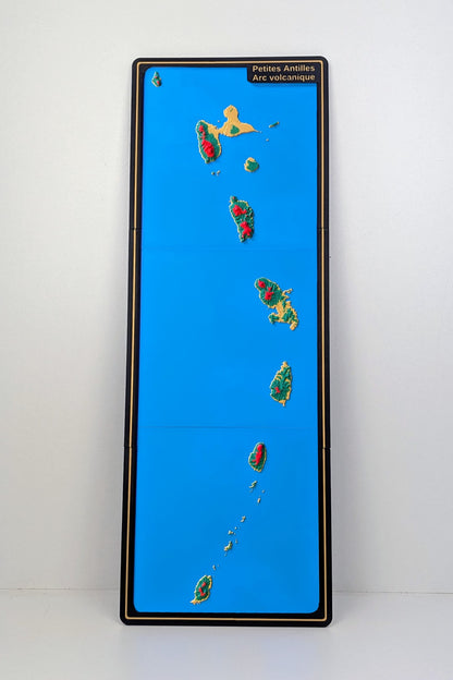 Carte des Petites Antilles Montserrat Guadeloupe Marie Galante La Désirade Les iles Saintes La Dominique La Martinique Sainte Lucie Saint Vincent Les Grenadines et Grenade sans leurs drapeaux, impression 3d topographique et relief.